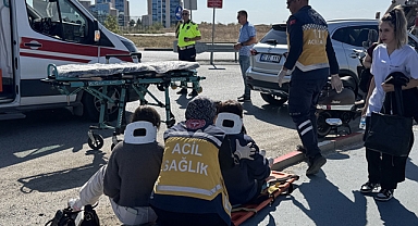 Motosikletin devrilmesi sonucu 2 kişi yaralandı
