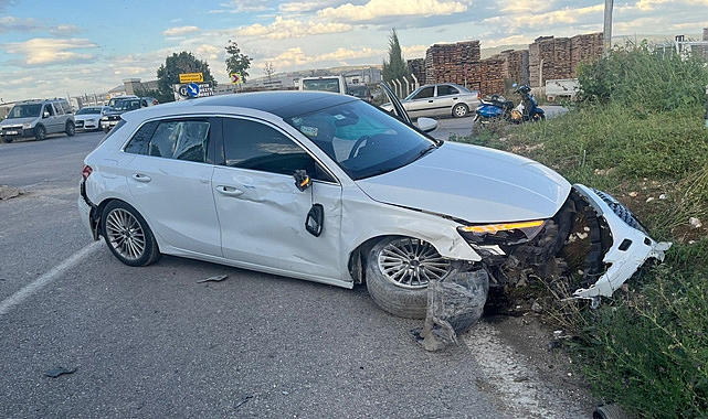 Otomobil ile Çarpışan Motosikletteki 1 Kişi Öldü, 1 Kişi Yaralandı