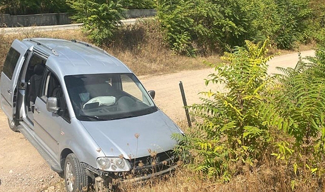 Şarampole Düşen Ticari Araçtaki 3 Kişi Yaralandı