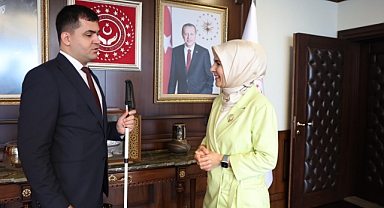 Türkiye'nin ilk görme engelli hakim yardımcısı görevine başladı
