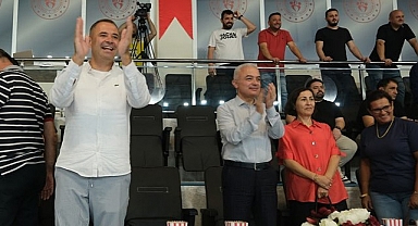 Vali Turan'la Başkan Bulut'un Maç Heyecanı