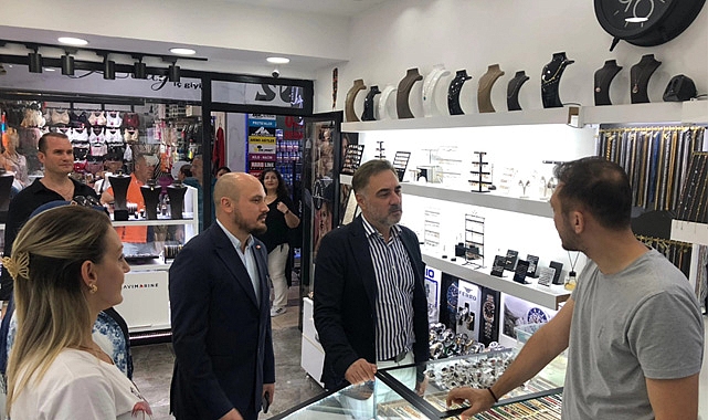 Vekil Sarıçam, Vatandaş ve Esnafın İsteklerini Dinledi