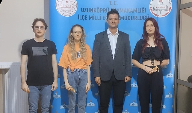 YKS’de İlçe Birincileri Ödüllendirildi