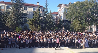 Ziller öğrenciler için çaldı