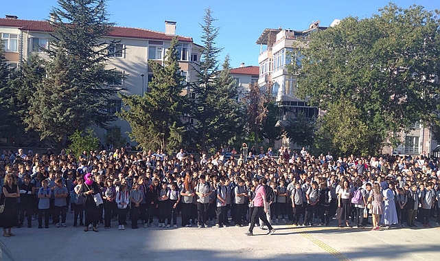 Ziller öğrenciler için çaldı