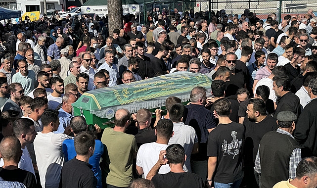 Genç Kız Gözyaşlarıyla Uğurlandı