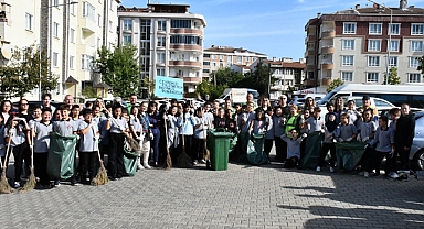 Öğrenciler 'Temiz Çevre' İçin Çöp Topladılar