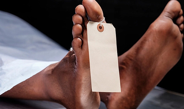 SON DAKİKA! Otomobil İle İş Makinesi Çarpıştı, 5 Kişi Öldü 1 Kişi Yaralandı