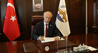 T.Ü. Rektörü Prof. Dr. Hatipler’den Cumhuriyet Bayramı Mesajı
