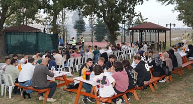Ülkü Ocaklarından Öğrencilere Mangal Organizasyonu