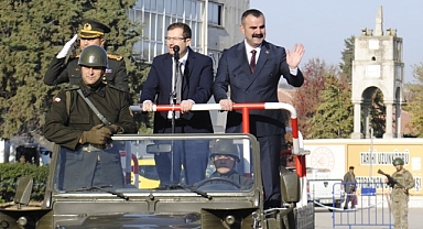 Uzunköprü’de Kutlamaların Merkezi Cumhuriyet Meydanıydı