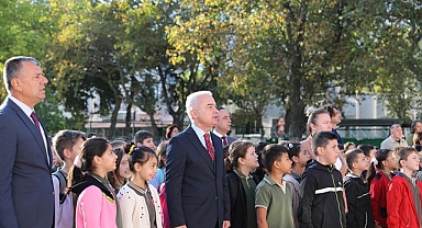 Vali Turan'dan Atatürk'ün Çocuklarına Ziyaret