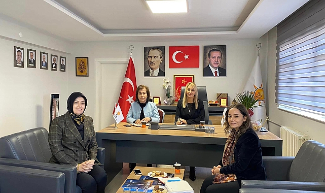 AK Parti Kadın Kolları İçin İbre Ebru Durmaz’dan Yana