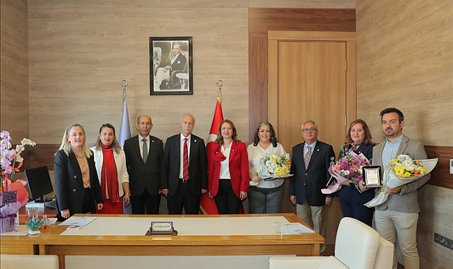 Eczacılık Fakültesinde Devir Teslim Töreni Gerçekleştirildi