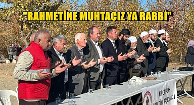 Eller Yağmur İçin Semaya Kalktı
