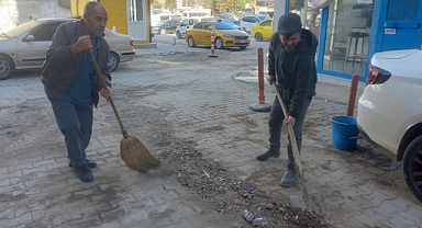 İş Başa Düştü Vatandaş Küreğe Sarıldı