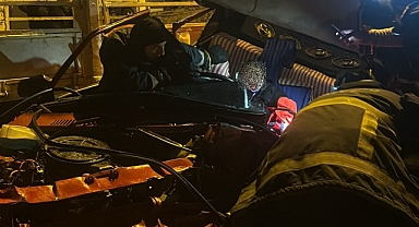 Korkutan Kazada Paramparça Olan Araçtan Güçlükle Çıkartıldı