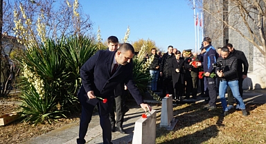 Kurtuluş Gününde Şehitlerimiz Unutulmadı