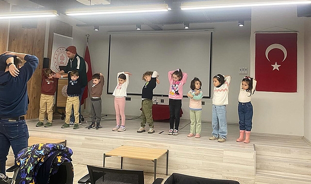 Kütüphaneden Çocuklara Eğlenceli Etkinlik