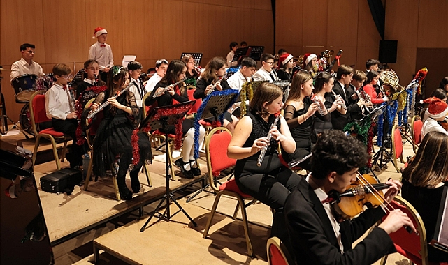 Harika Çocukların Yeni Yıl Konserinde Alkış Tufanı