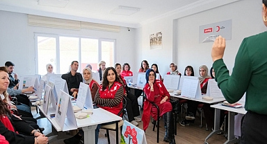 Kırklareli'nde Kızılay'dan Halk Sağlığı Eğitimi