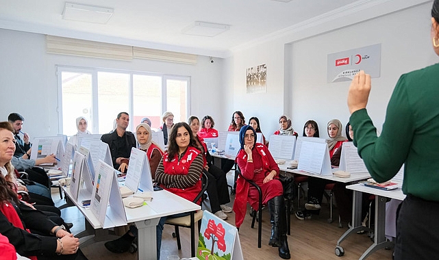 Kırklareli'nde Kızılay'dan Halk Sağlığı Eğitimi