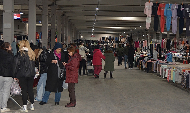 Kırklareli Sosyete Giyim Pazarı, Moda Tutkunlarını Ağırlıyor
