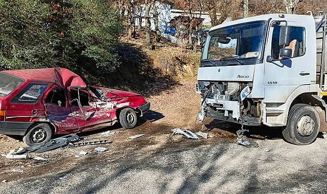 Son Dakika: Feci Kaza'da Süt Tankeri İle Otomobil Çarpıştı