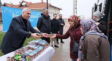 Başkan Vekili Yamaner, Regaib Kandili İkramında Vatandaşlarla Buluştu