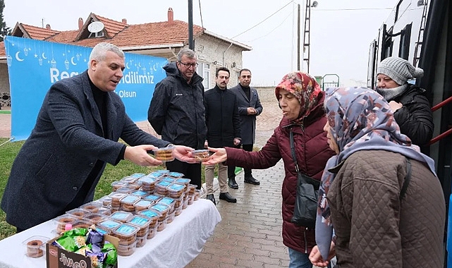 Başkan Vekili Yamaner, Regaib Kandili İkramında Vatandaşlarla Buluştu