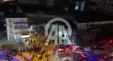 Konya'da 3 katlı Bina Çöktü...Arama Kurtarma Çalışmaları Devam Ediyor