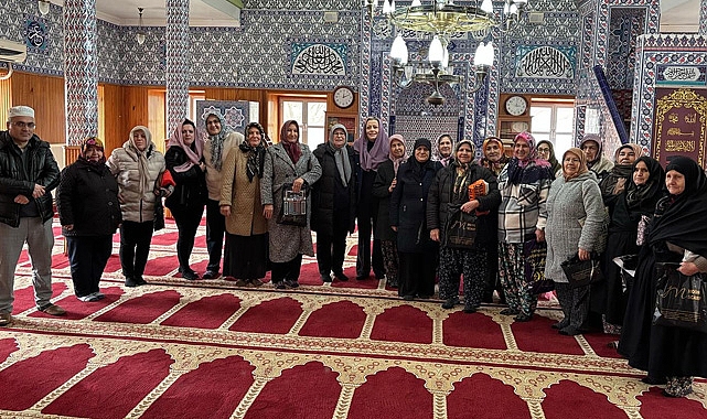 Başkan Çevikbaş, Mukabeleye Başlayan Kadınlarla Birlikte Dua Etti