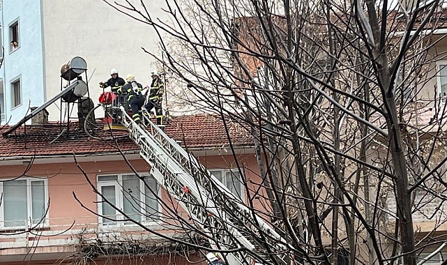 Binanın Bacasında Çıkan Yangın Korkuttu