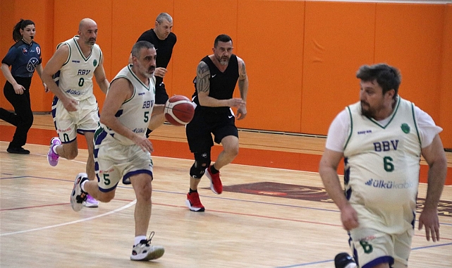 Edirne’de Düzenlenen Uluslararası Veteran Basketbol Turnuvası Nefes Kesti
