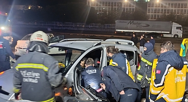 Feci Kaza: Otomobille Hafif Ticari Araç Çarpıştı, 6 Yaralı...