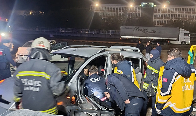 Feci Kaza: Otomobille Hafif Ticari Araç Çarpıştı, 6 Yaralı...