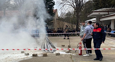 Kırklareli Belediyesi İtfaiye Müdürlüğü'nden Öğrencilere Yangın Eğitimi