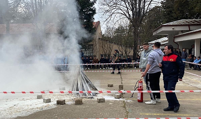 Kırklareli Belediyesi İtfaiye Müdürlüğü'nden Öğrencilere Yangın Eğitimi