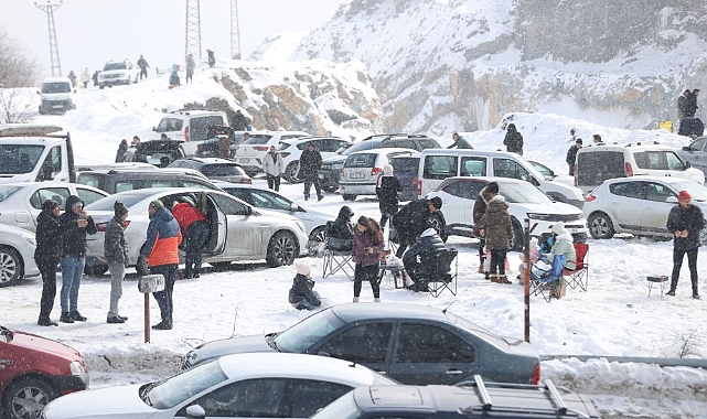Kırklareli'de Kar Eğlencesi Renkli Görüntülere Sahne Oldu