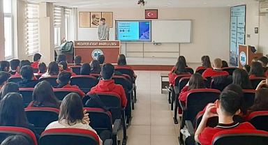 Öğrencilere Teknoloji Bağımlığı Konusunda Farkındalık Eğitimi Verildi
