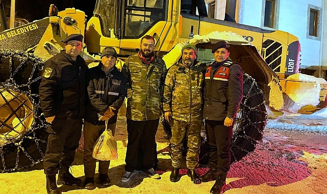 Son Dakika: Karda Mahsur Kalan 3 Kişi Kurtarıldı