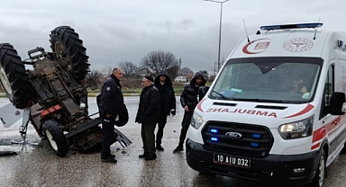 Son Dakika: Traktör İle Otomobil Çarpıştı, 1 Yaralı