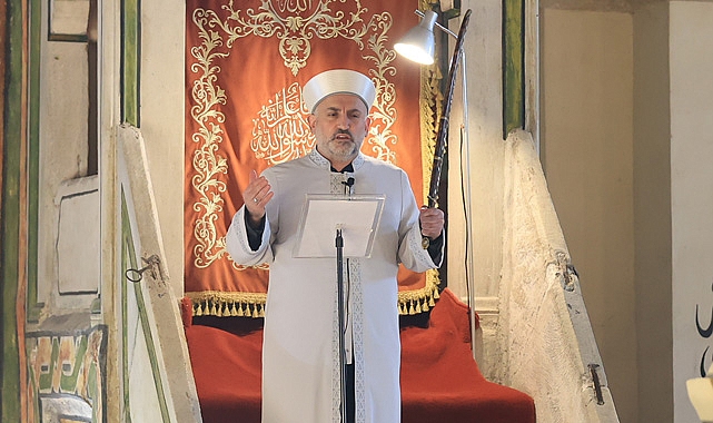 Asırlık Bir Gelenek: Eski Cami’de Kılıçla Hutbe