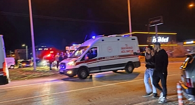 Bahçeşehir Koleji Kavşağında Kaza: 5 Yaralı