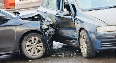 Bakan Yerlikaya, Bayram Tatilinin 2. Gününde 709 Trafik Kazasının Meydana Geldiğini Açıkladı