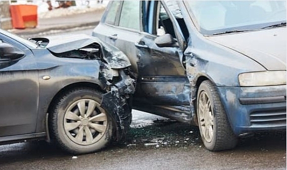 Bakan Yerlikaya, Bayram Tatilinin 2. Gününde 709 Trafik Kazasının Meydana Geldiğini Açıkladı