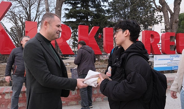 Başkan Bulut, Ramazan’ın İlk İftarında Kırklareli Halkına Pide İkram Etti