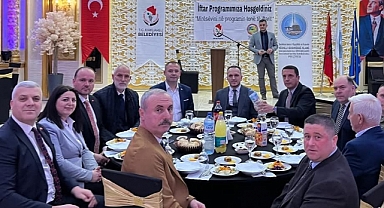 Başkan Bulut ve Yardımcıları, Tarihi İftar'da Soydaşlarıyla Kucaklaştı!