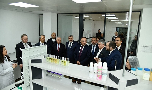 Başkan Ilık, Atak Kozmetik’in Üretim Tesislerini İnceledi