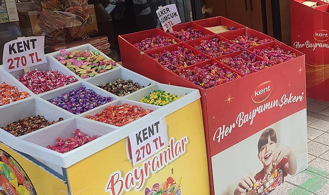 Bayram Öncesi Çarşı Hareketlendi: İkramlıklar Tezgâhlarda